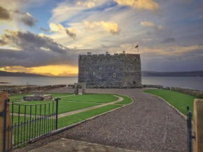  Mingary Castle - Restaurant with Rooms  Акаракл